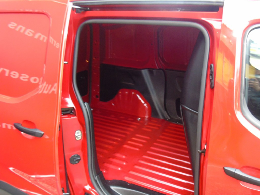 Hoofdafbeelding Peugeot Partner