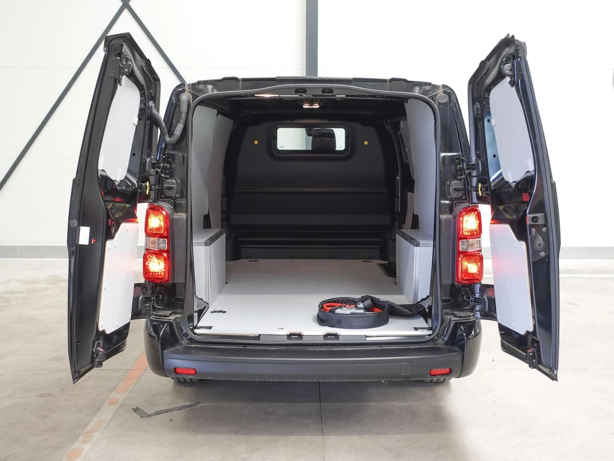 Hoofdafbeelding Peugeot e-Expert