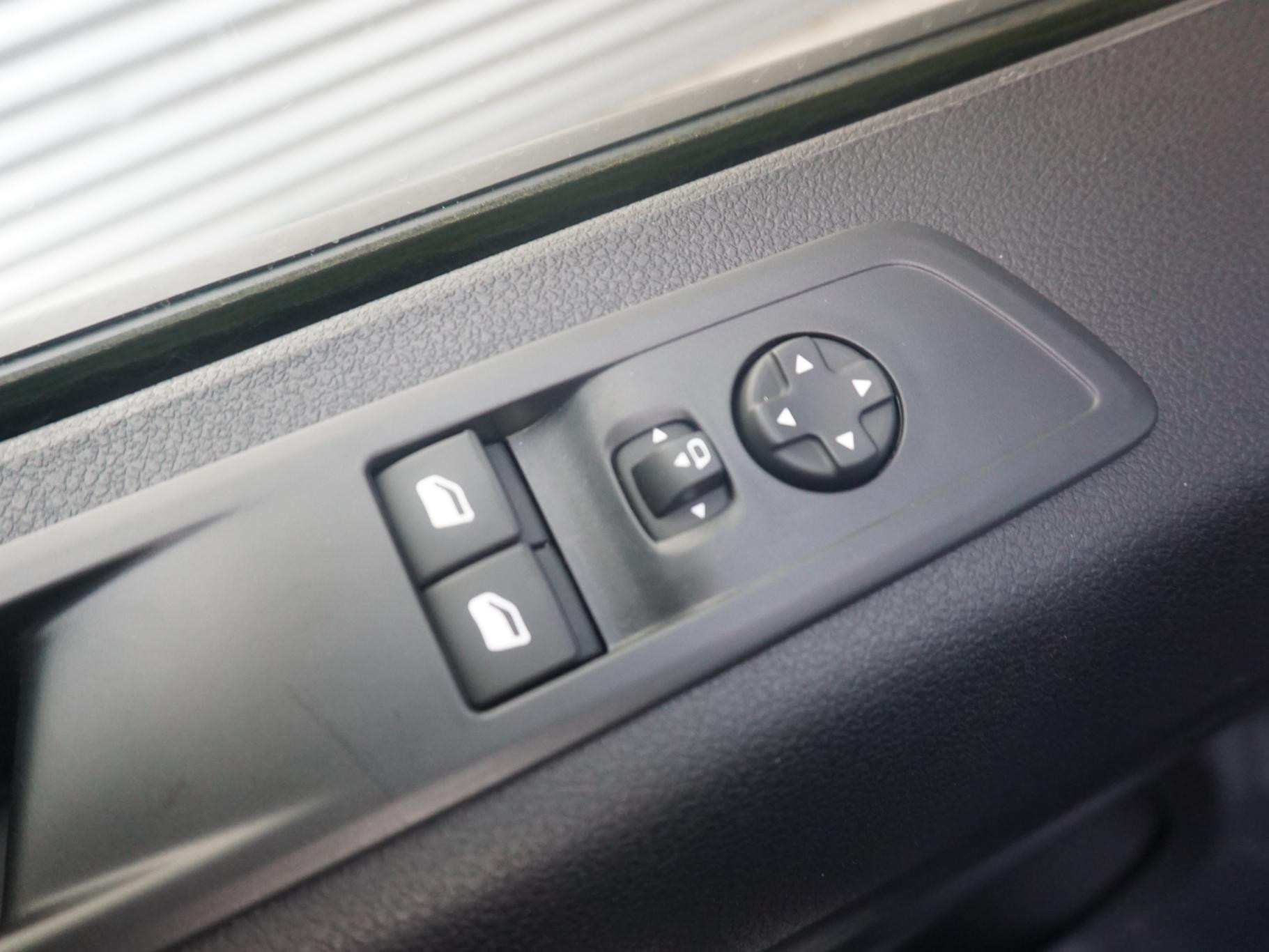 Hoofdafbeelding Peugeot e-Expert