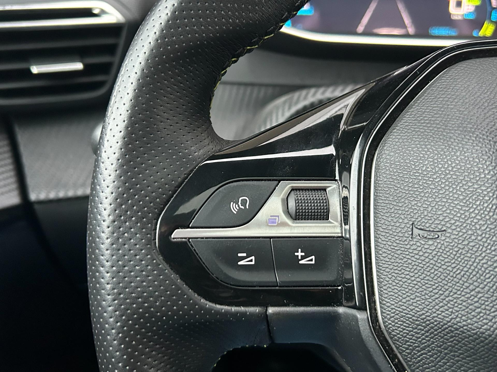 Hoofdafbeelding Peugeot e-208