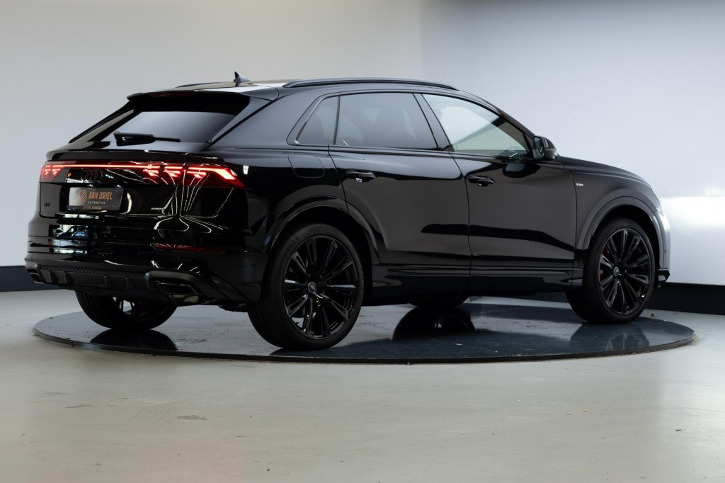 Hoofdafbeelding Audi Q8
