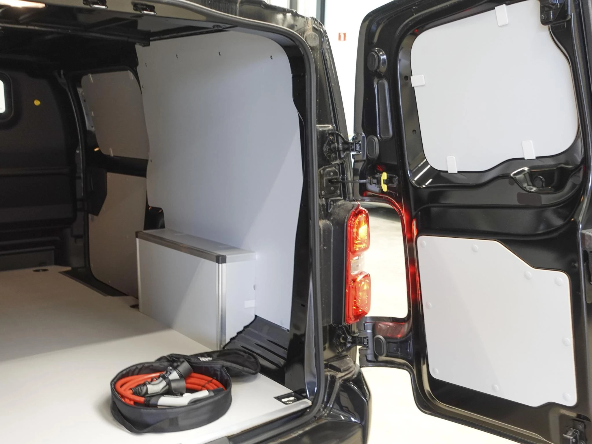 Hoofdafbeelding Peugeot e-Expert