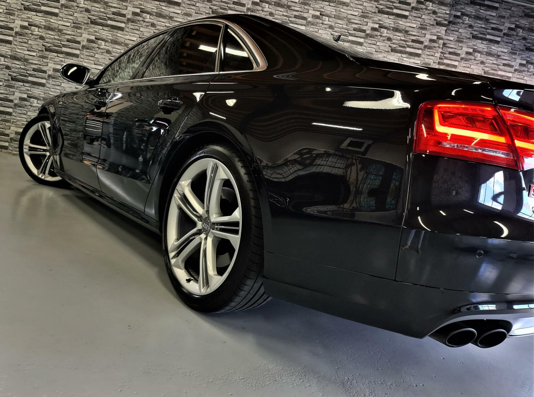 Hoofdafbeelding Audi S8
