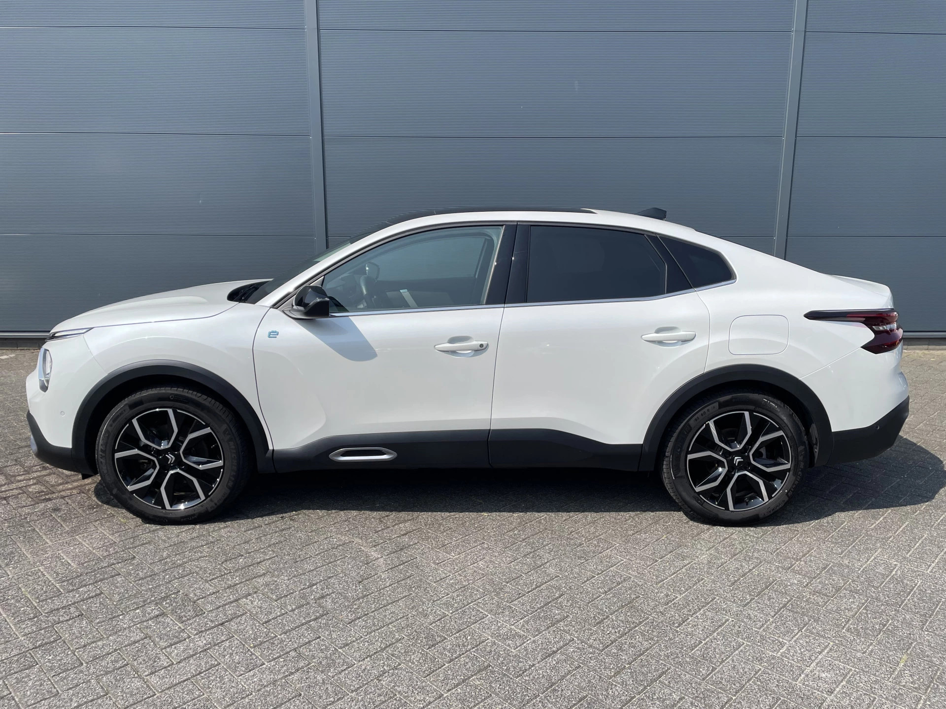 Hoofdafbeelding Citroën ë-C4 X