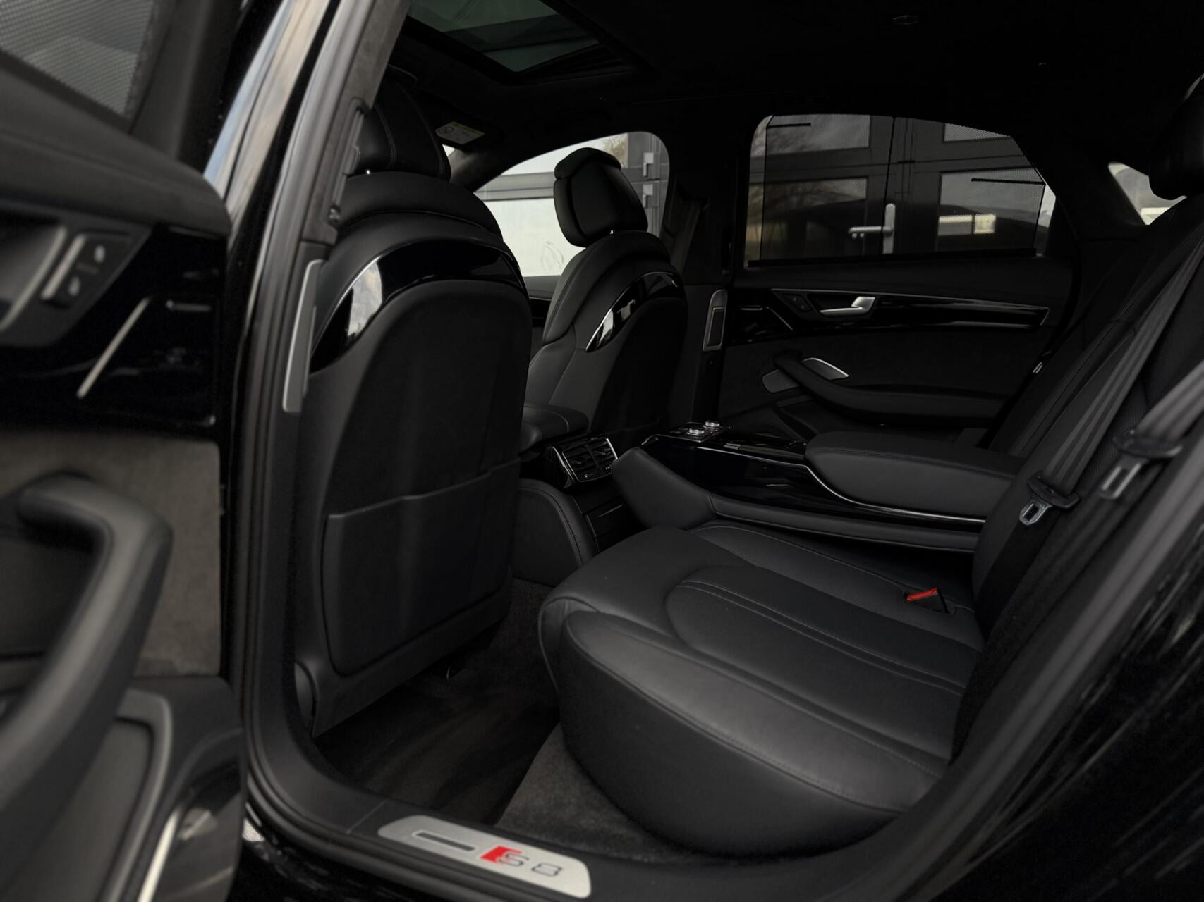 Hoofdafbeelding Audi S8