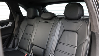 Porsche Cayenne Porsche Cayenne 3.0 S E-Hybrid SportDesign | InnoDrive | Head-up | Panoramadak | Soft-Close | BOSE Sound | Achterasbesturing - afbeelding nr 26