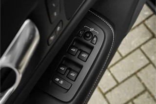 Volvo S60 Volvo S60 2.0 B4 R-Design Ultimate Dark ACC Schuifdak Camera 1e Eig - afbeelding nr 39