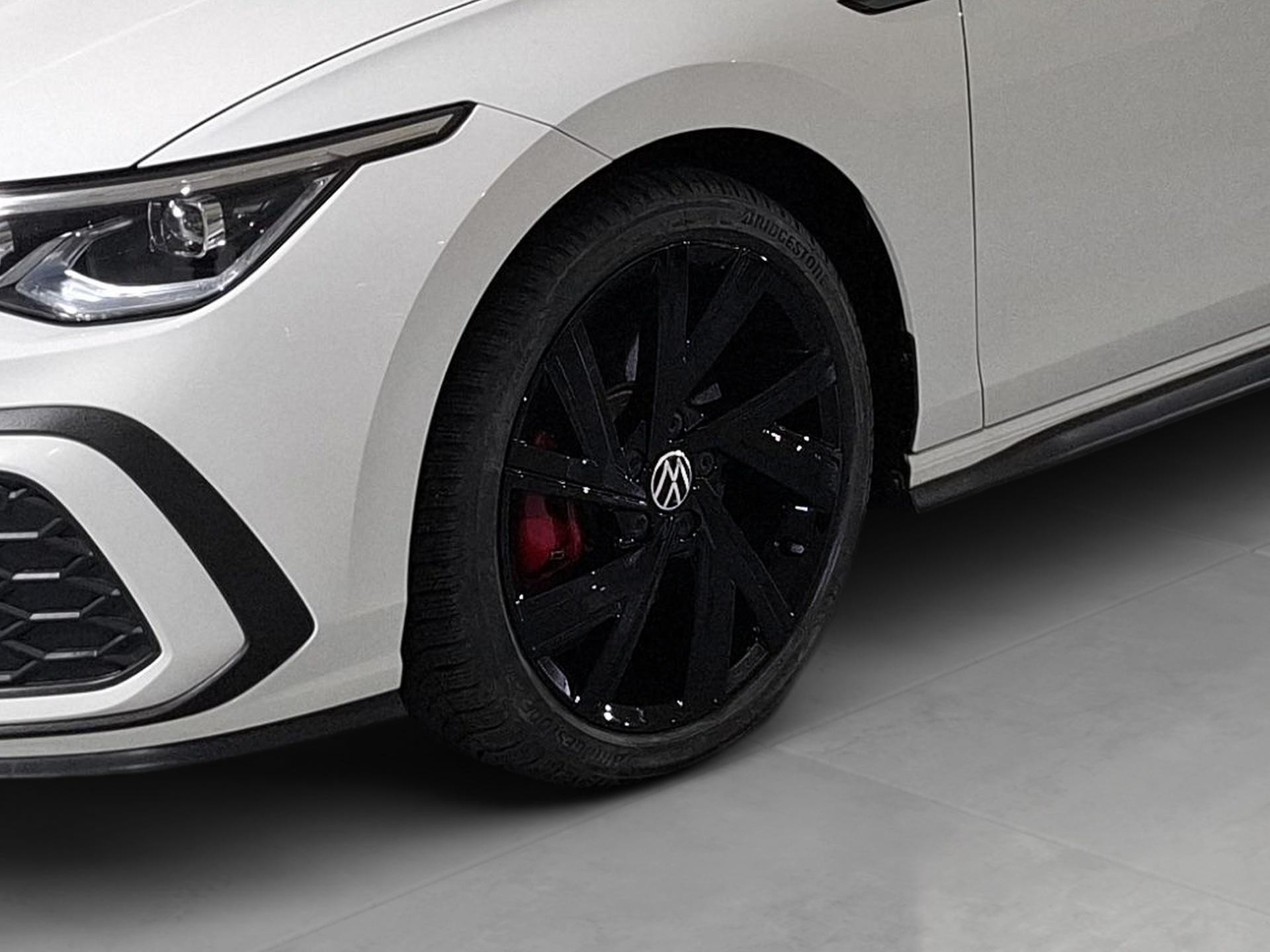 Volkswagen-Golf-image-19