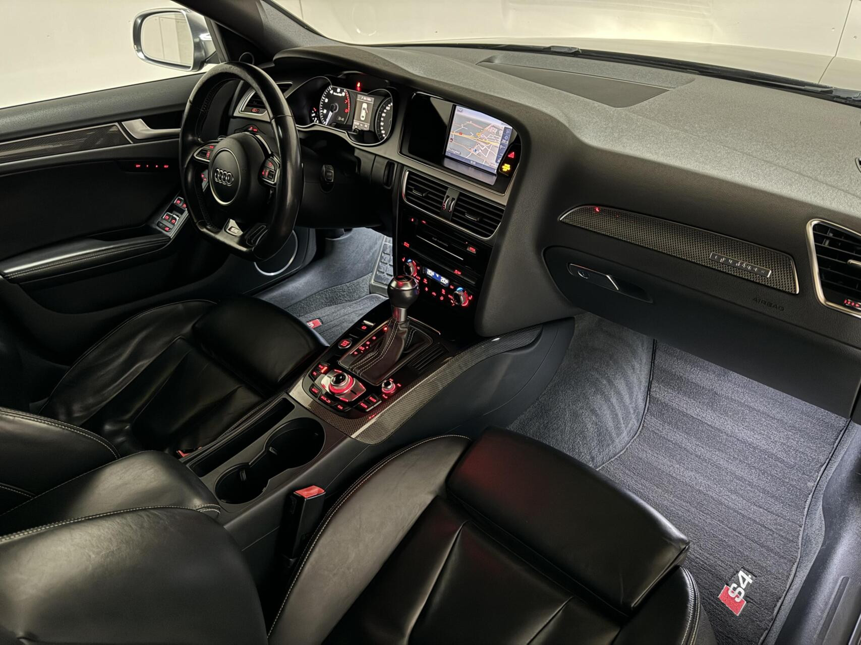 Hoofdafbeelding Audi S4