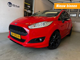 Hoofdafbeelding Ford Fiesta Ford Fiesta 1.0 EcoBoost Red Edition 140PK CLIMA 17 INCH PDC NAP APK 6-2026