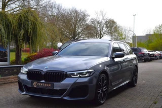 Hoofdafbeelding BMW 5 Serie BMW 5 Serie 530d xDrive M-Sport / Pano / standkachel / vol