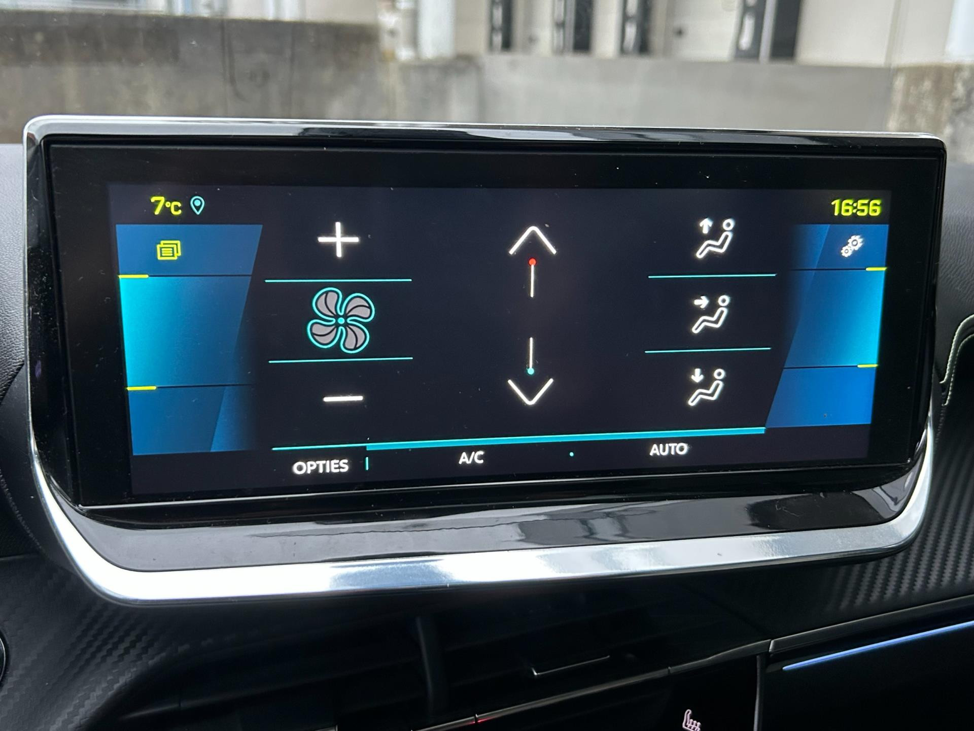 Hoofdafbeelding Peugeot e-208