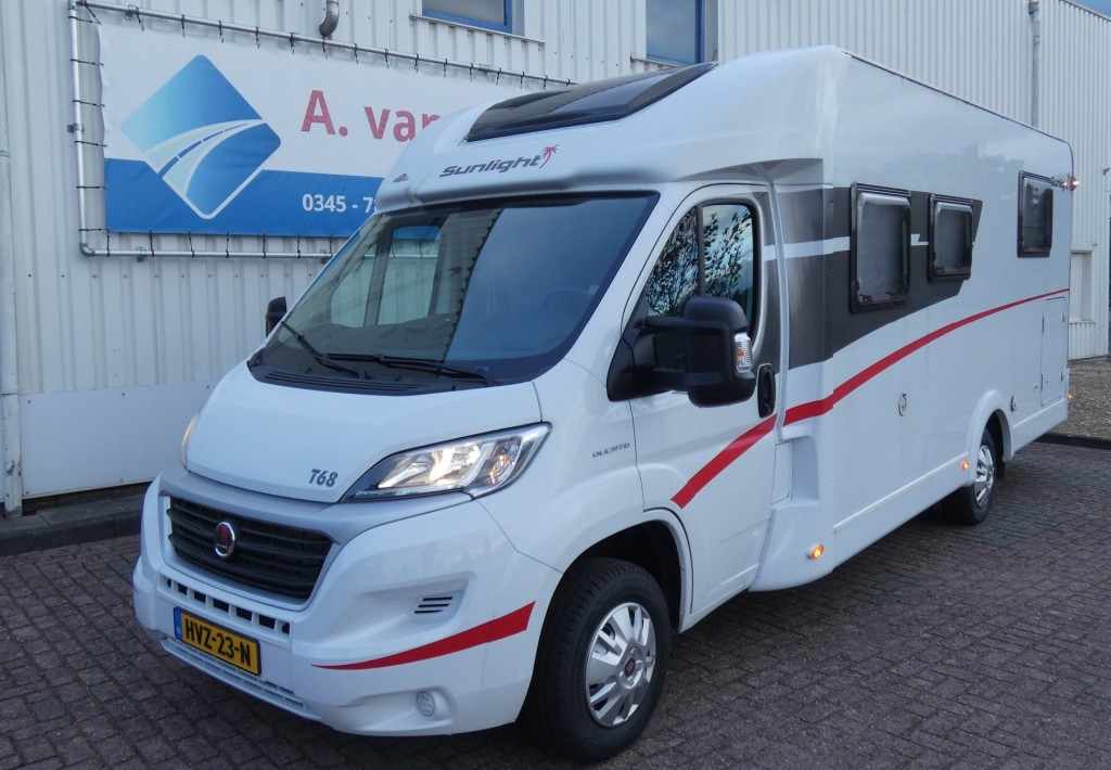 Hoofdafbeelding Sunlight T68 Automaat,navi,camera,lengtebedden