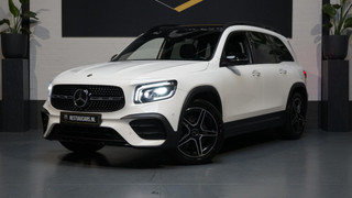 Hoofdafbeelding Mercedes-Benz GLB Mercedes-Benz GLB 250 4MATIC AMG NIGHT AUTOMAAT-360 CAMERA-ACC-AMBIANCE-BURMESTER-CARBON-KEYLESS-MEMORY-PANORAMA