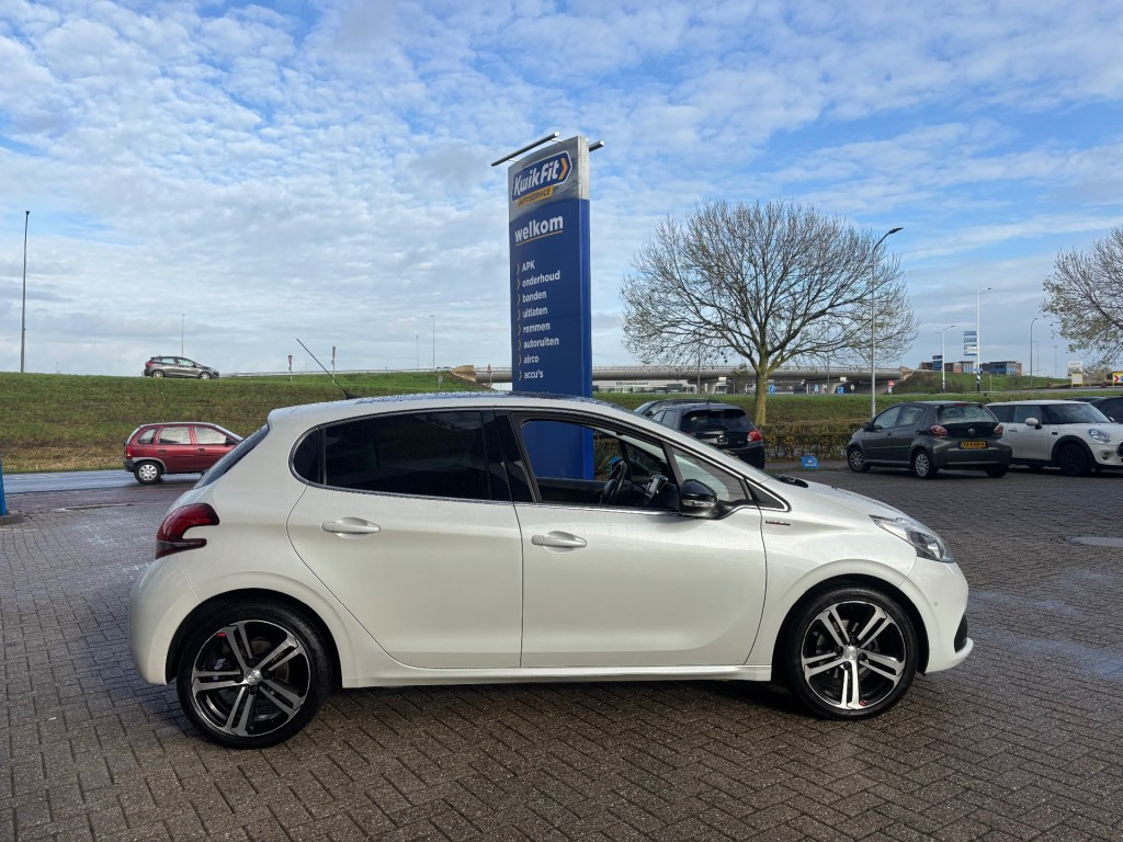Hoofdafbeelding Peugeot 208