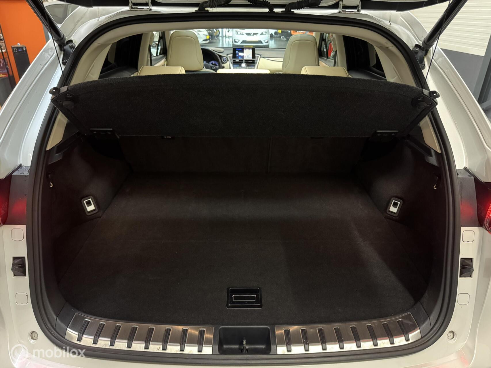 Hoofdafbeelding Lexus NX