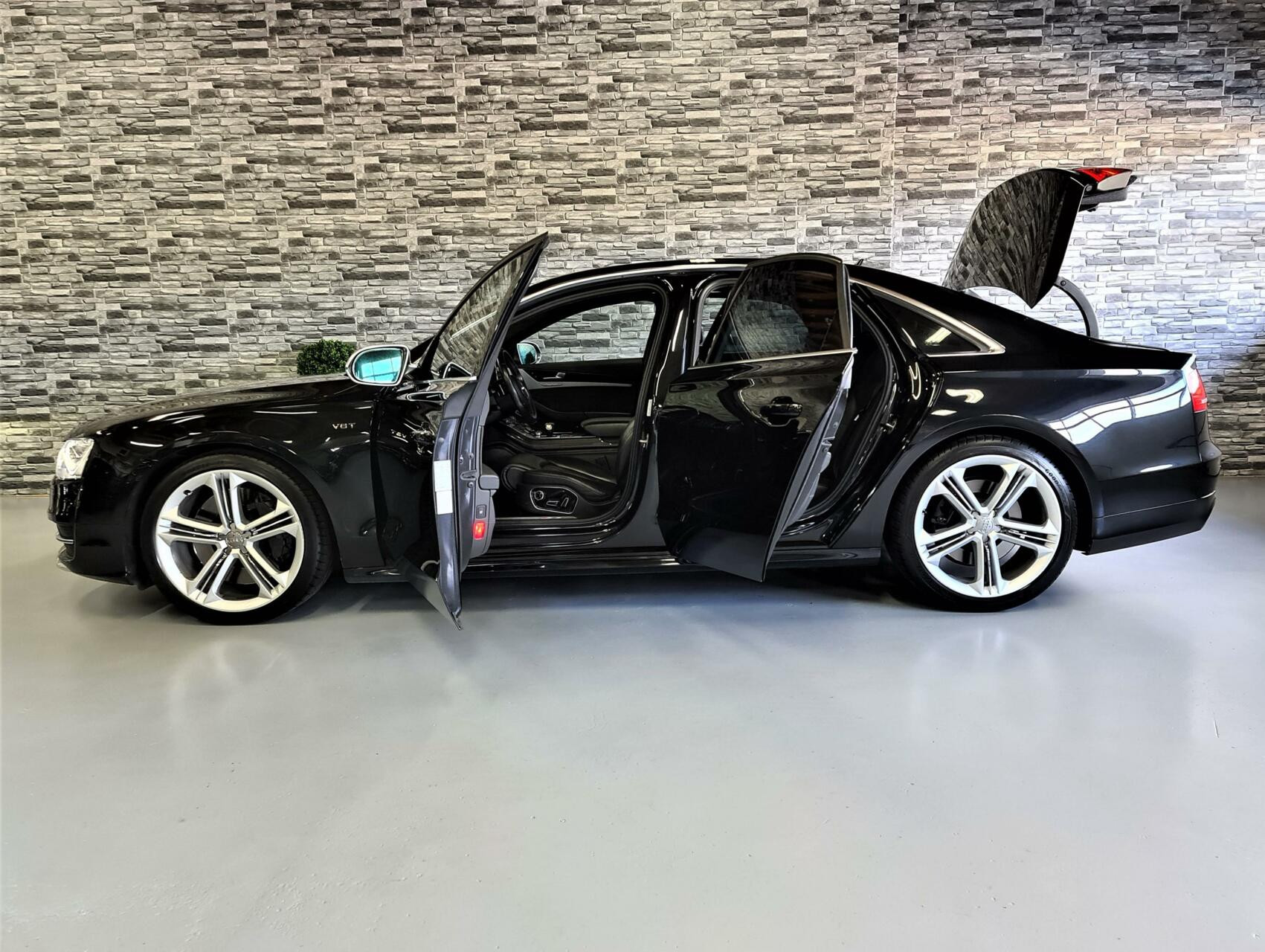 Hoofdafbeelding Audi S8