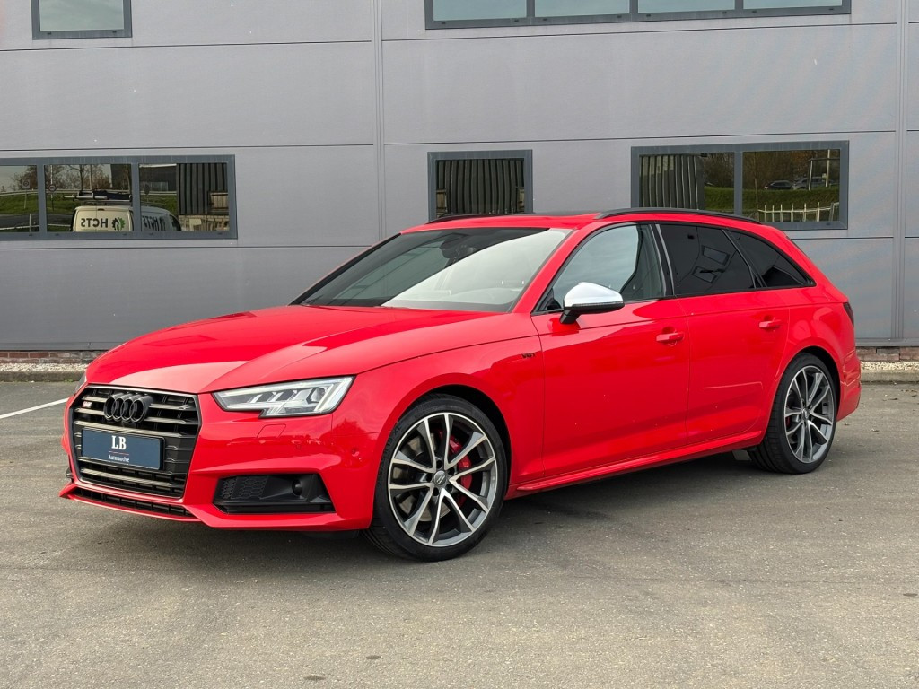 Hoofdafbeelding Audi S4