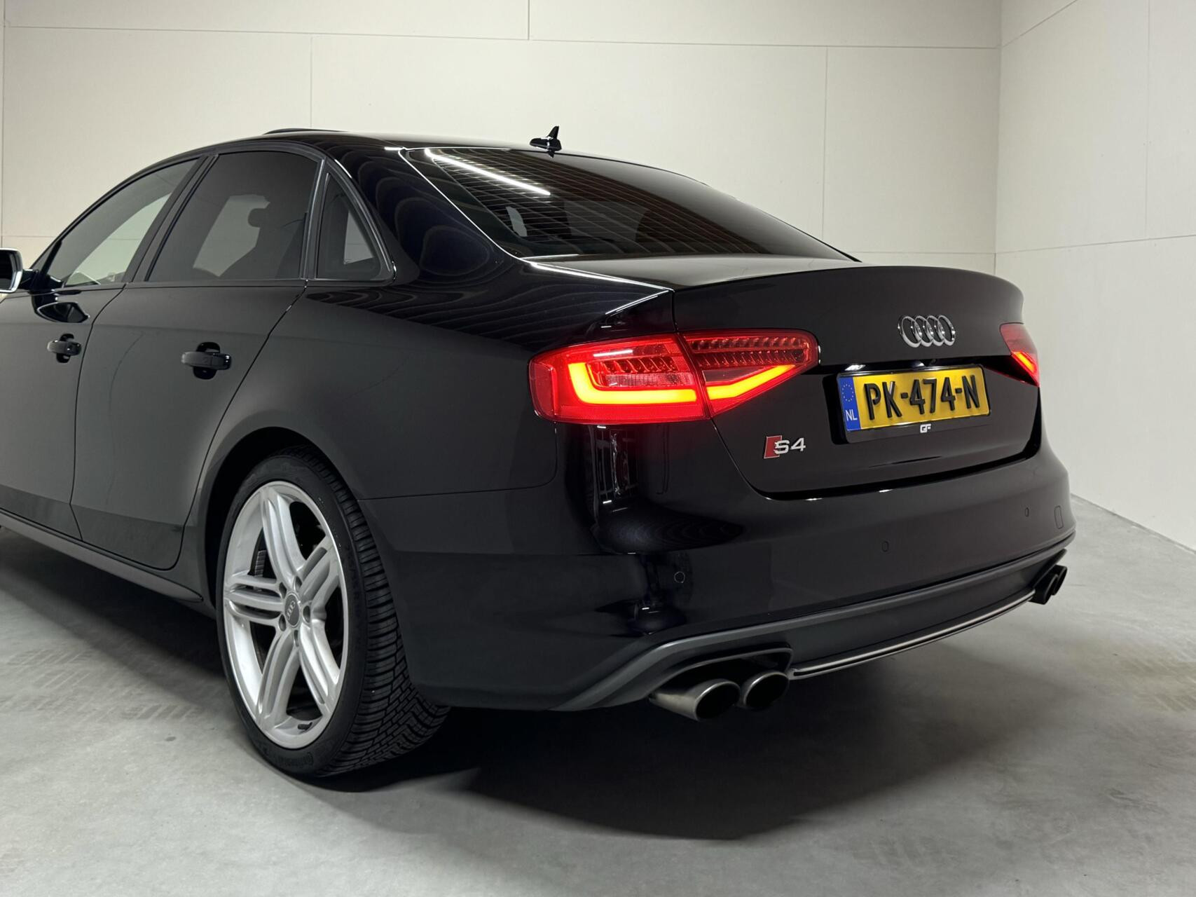 Hoofdafbeelding Audi S4