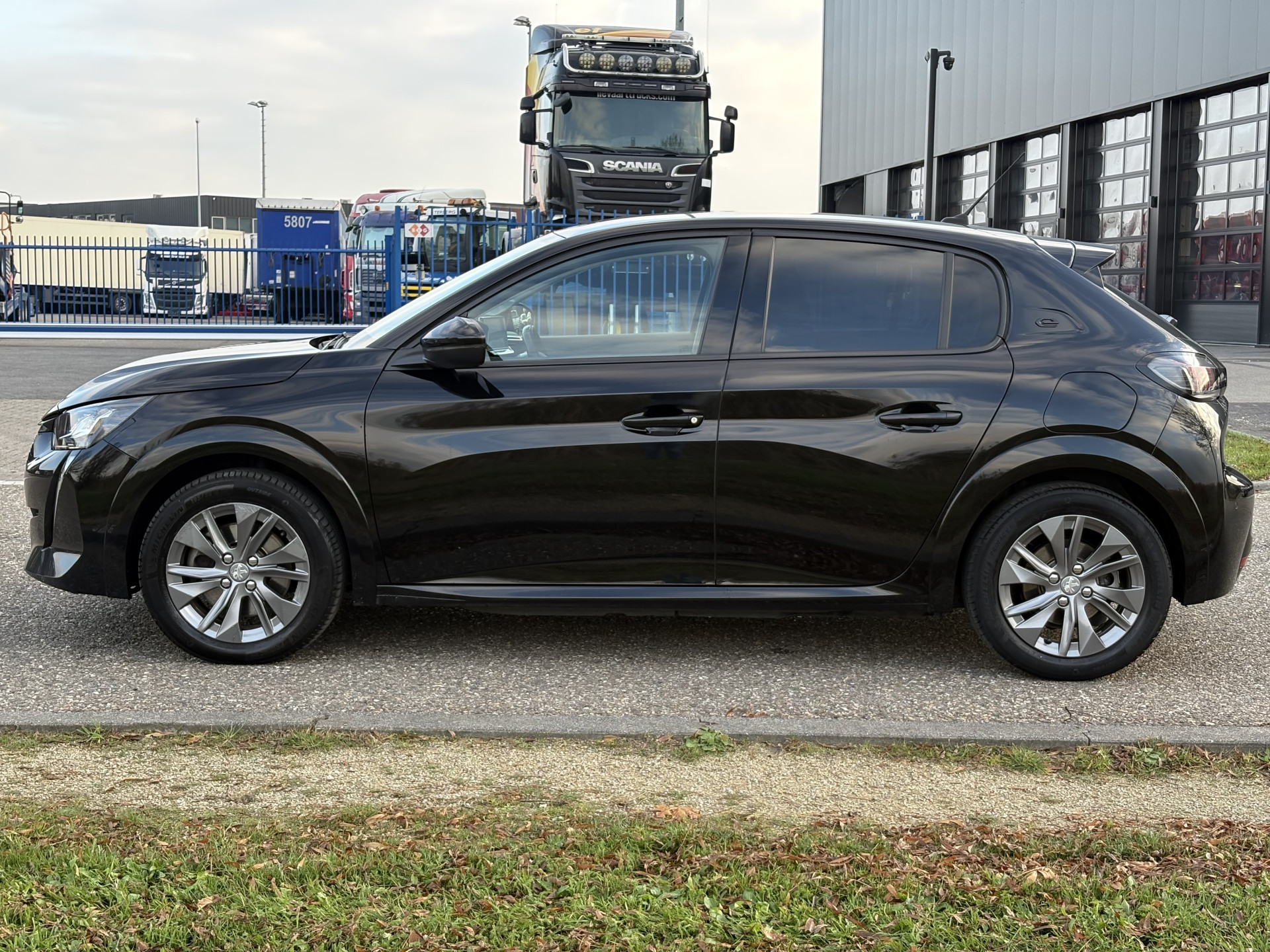 Hoofdafbeelding Peugeot e-208