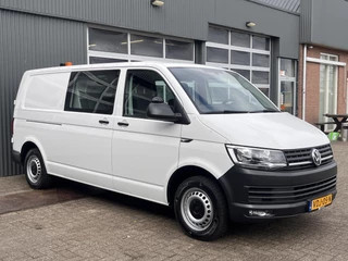 Volkswagen Transporter 2.0 TDI L2H1 DC Airco Cruise controle Trekhaak 2200kg trekgewicht Telefoonverbinding Kastinrichting Omvormer 5-Persoons Werkverlichting Euro 6