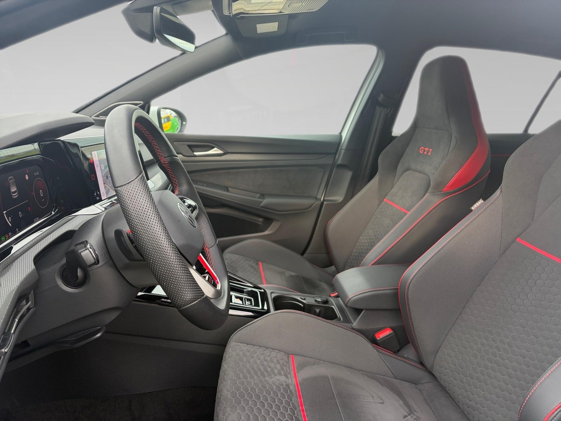 Volkswagen-Golf-image-3