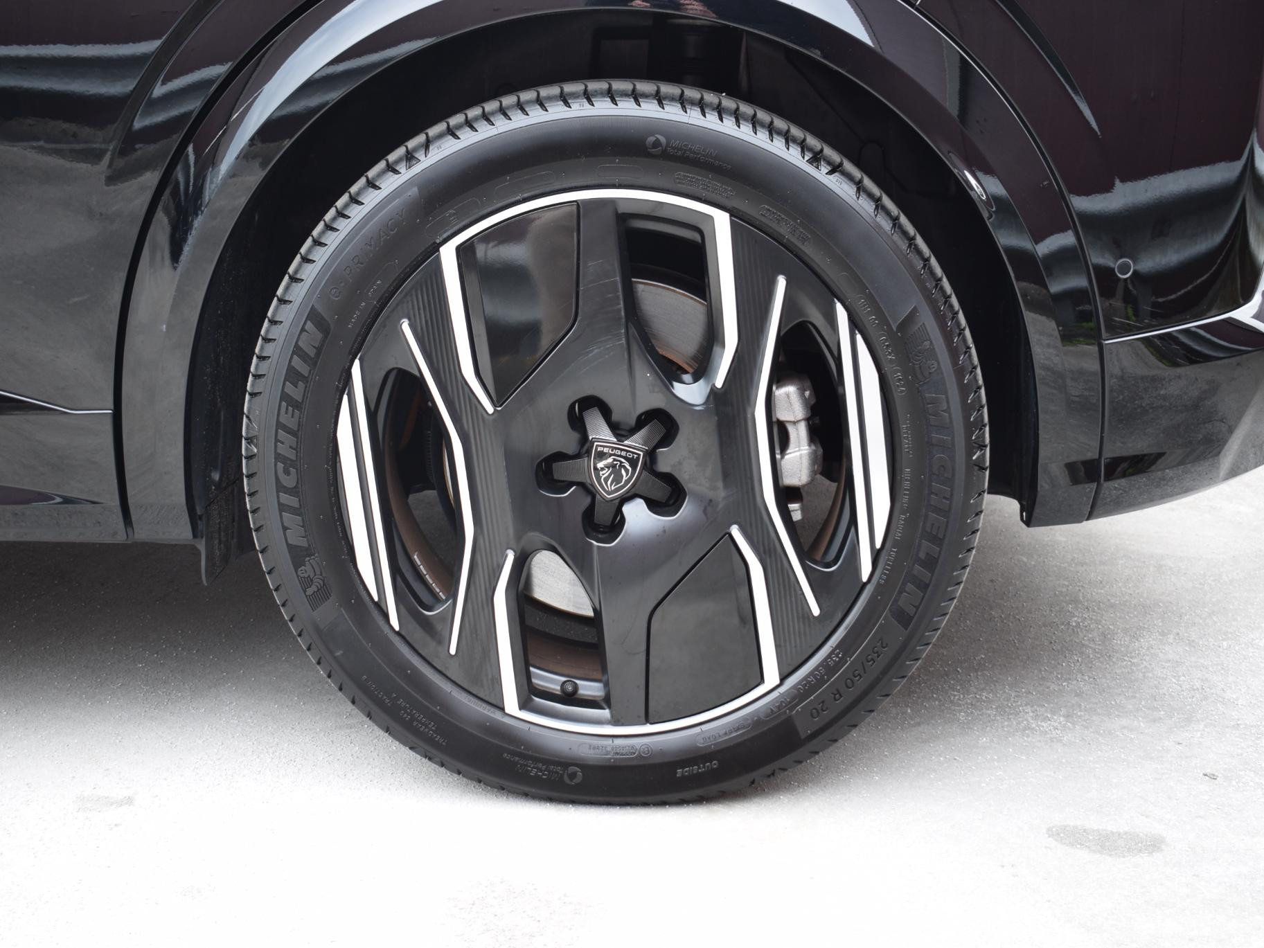 Hoofdafbeelding Peugeot e-3008