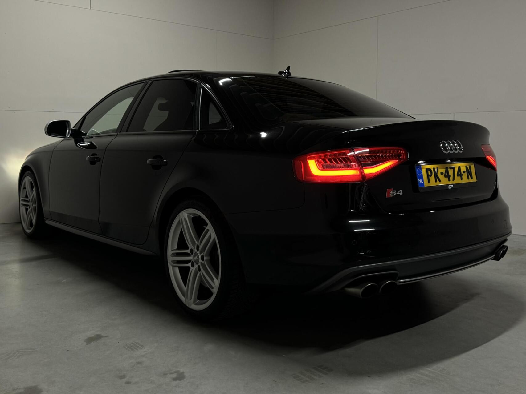 Hoofdafbeelding Audi S4