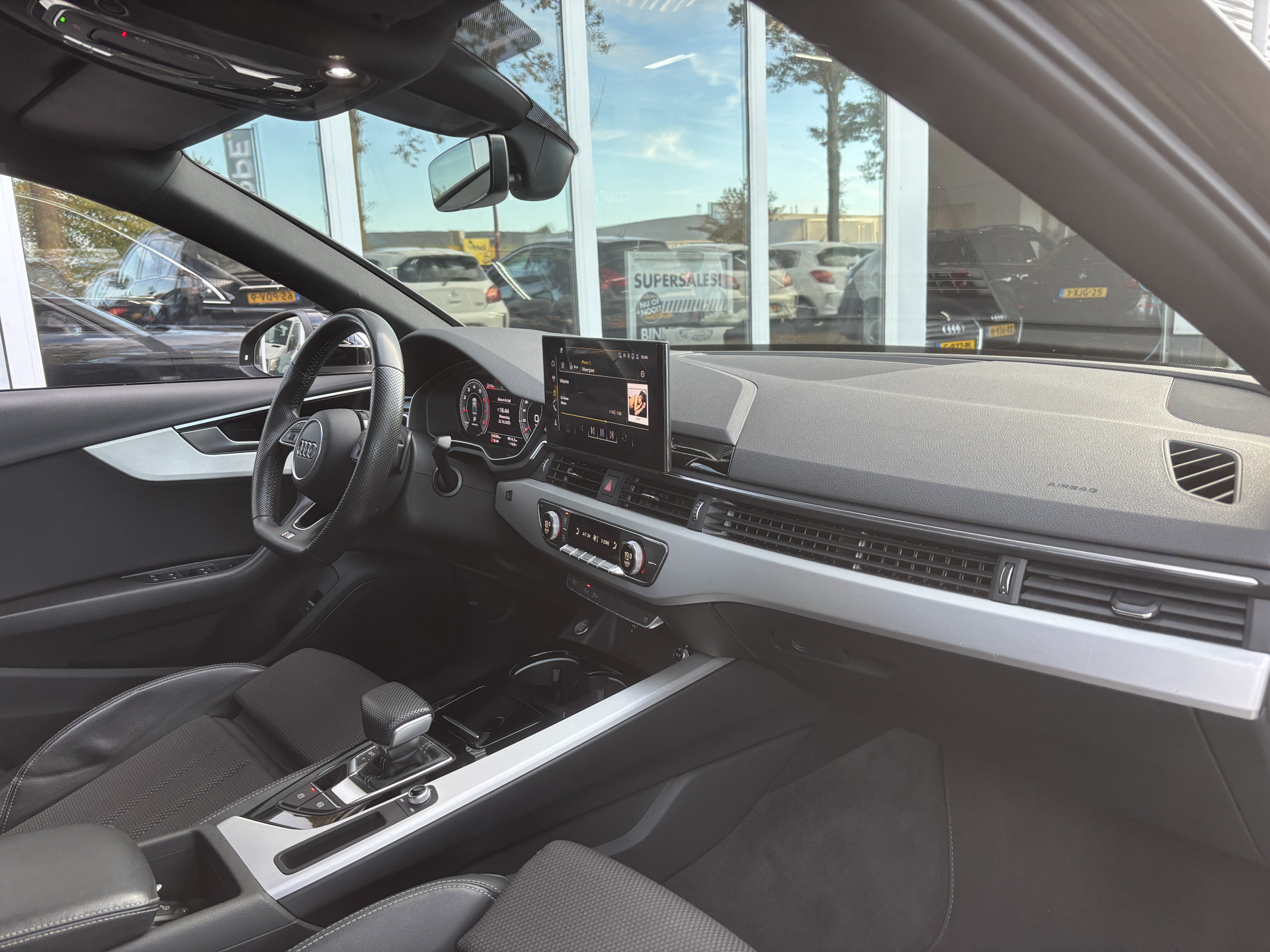 Hoofdafbeelding Audi A4