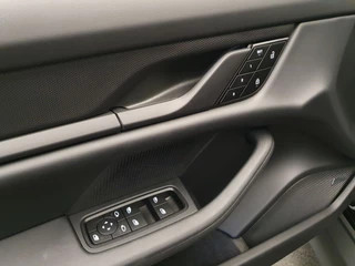 Porsche Taycan Porsche Taycan Sport Turismo Performance-accu Bose, Panoramadak, 22'' velgen - afbeelding nr 21