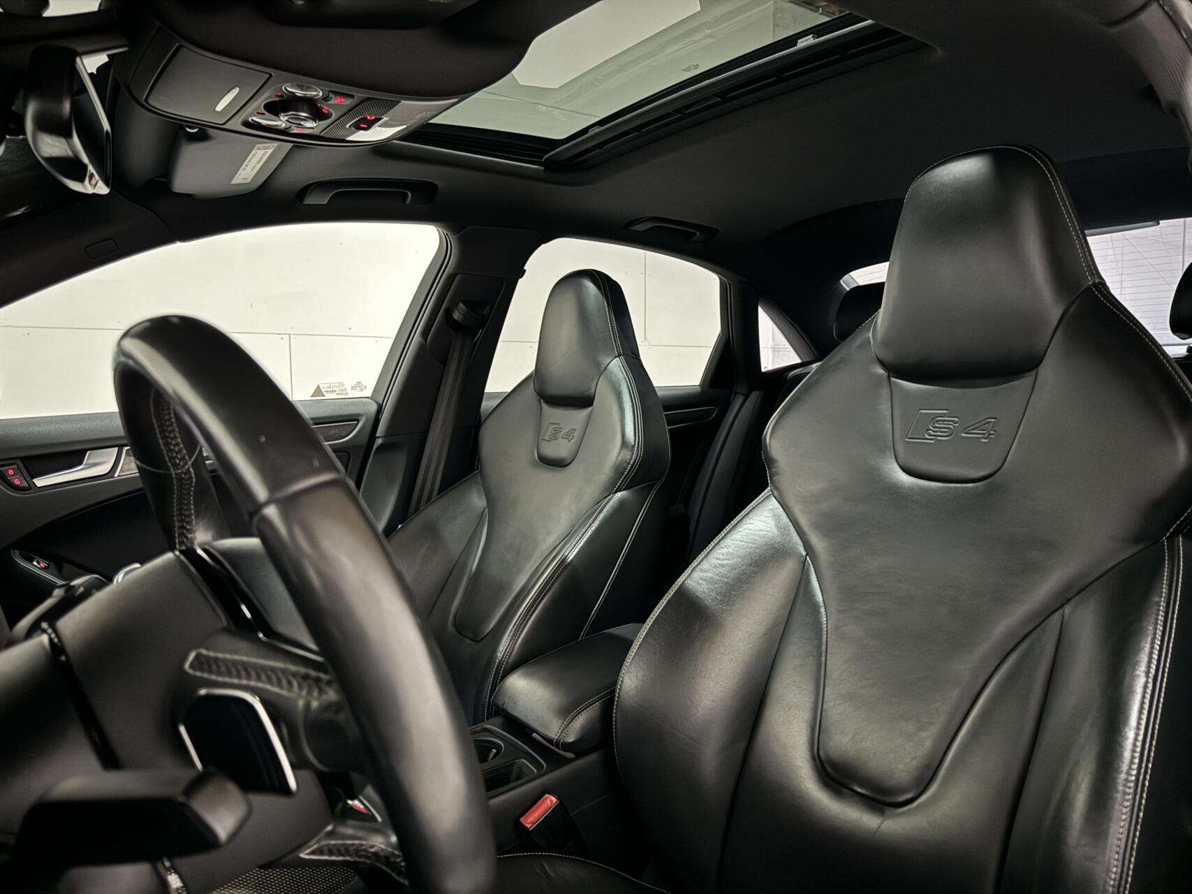 Hoofdafbeelding Audi S4