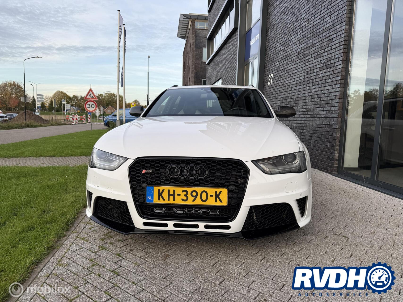 Hoofdafbeelding Audi S4