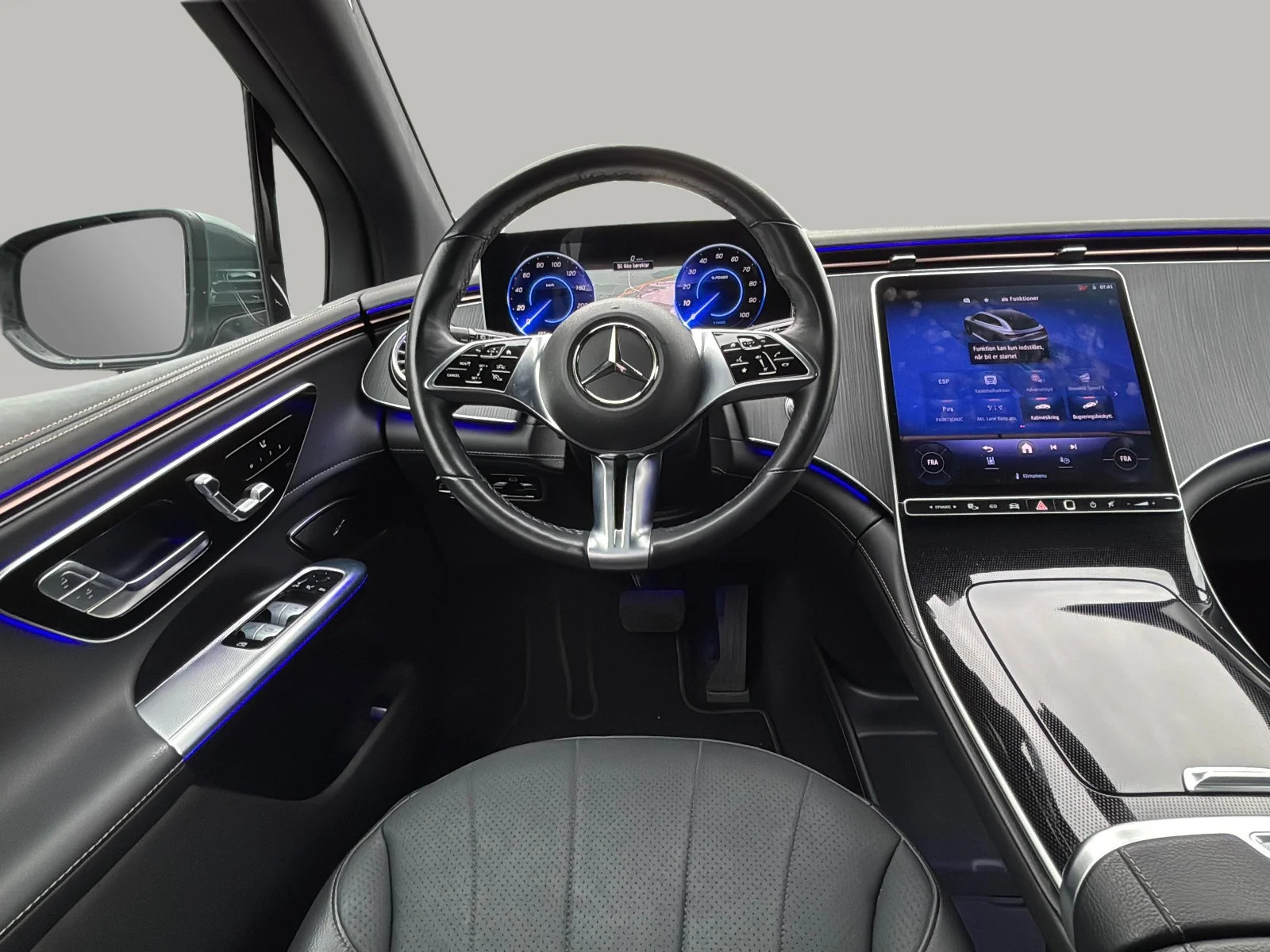 Mercedes-Benz-EQE-image-11