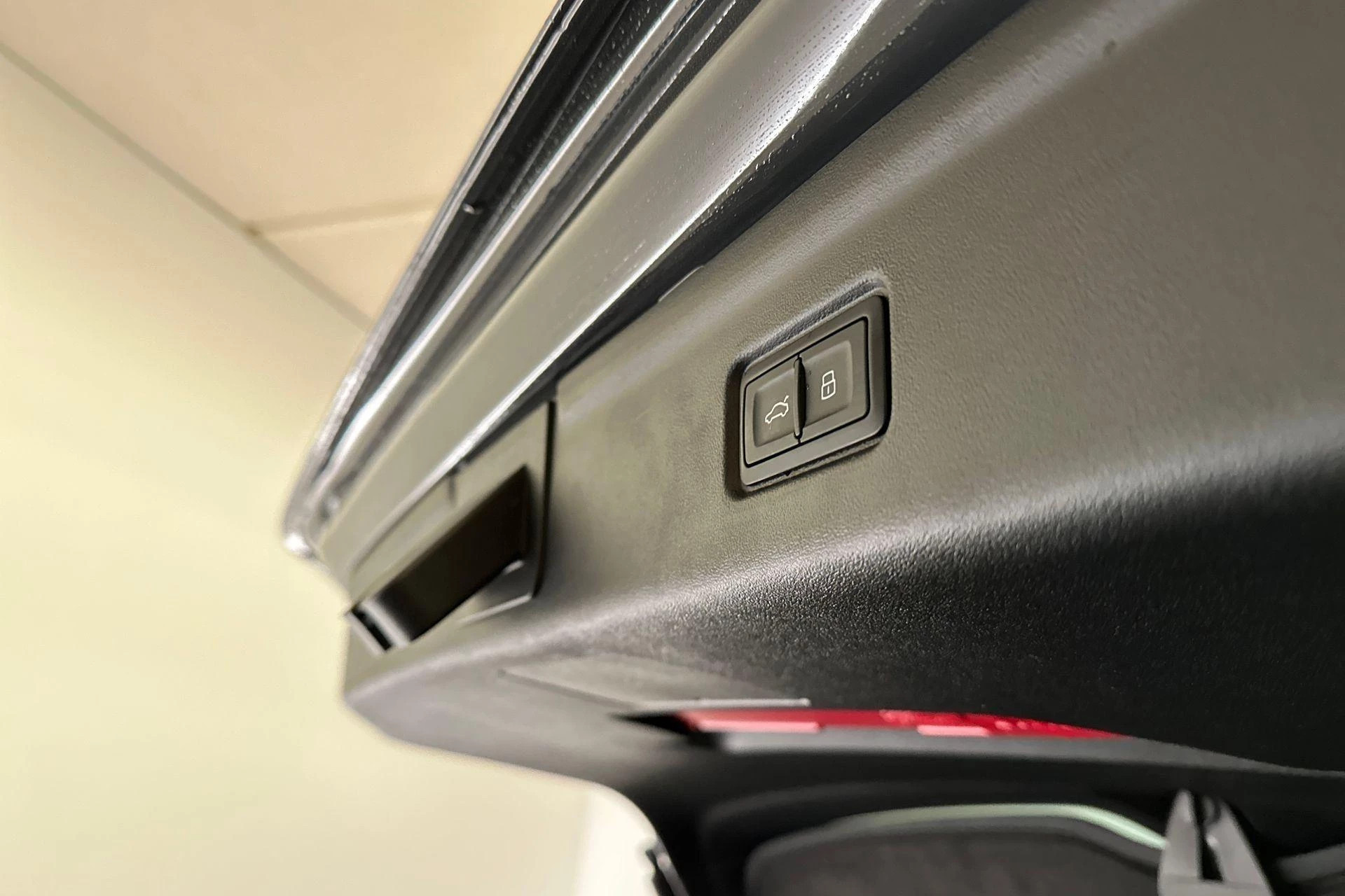 Hoofdafbeelding Audi A6 Avant e-tron