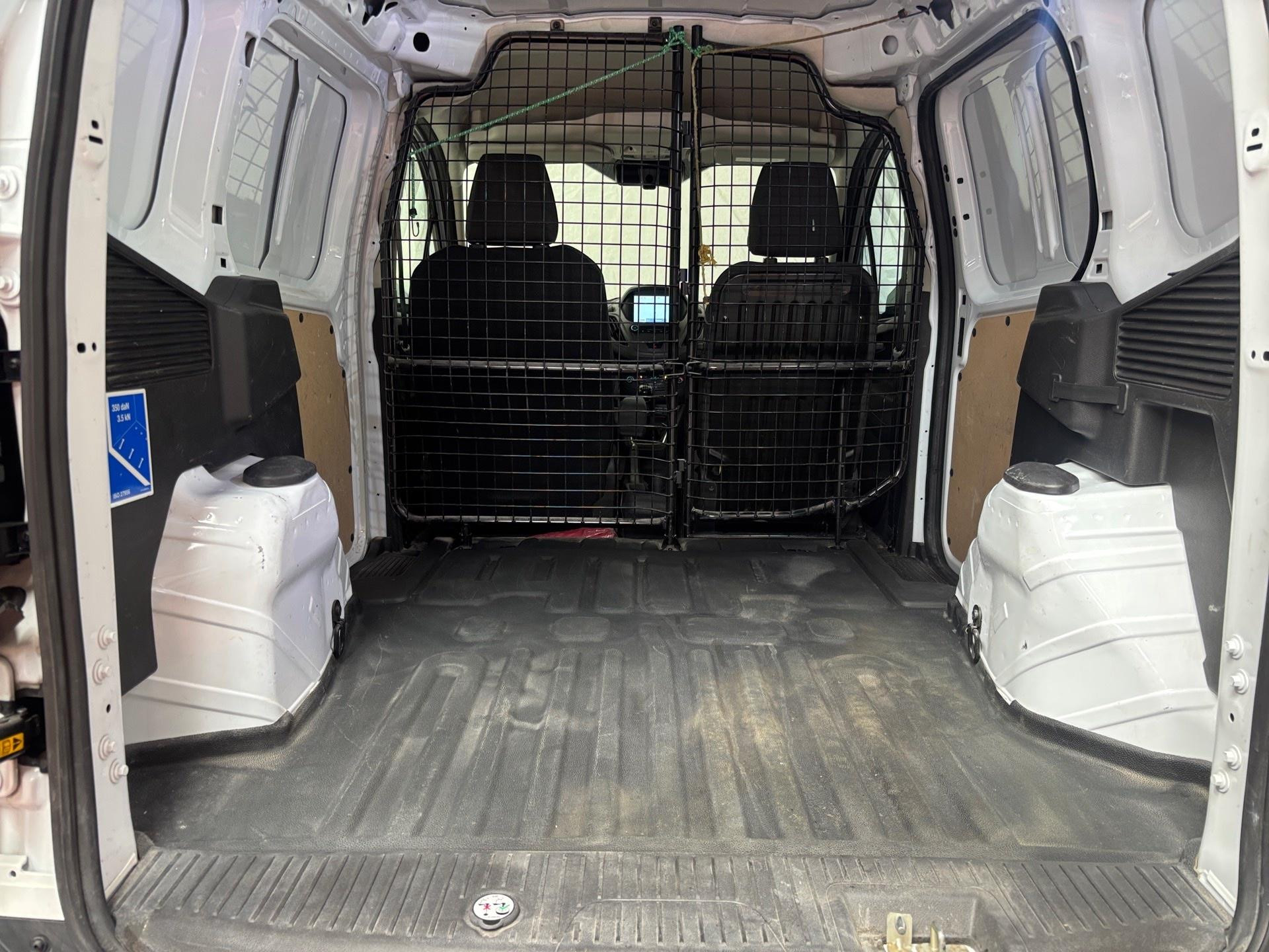 Ford-Transit Courier-image-10