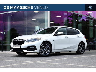 BMW 1 Serie 118i Executive Sport Line / Panoramadak / Sportstoelen / LED / Hifi / Parking Assistant / Live Cockpit Professional