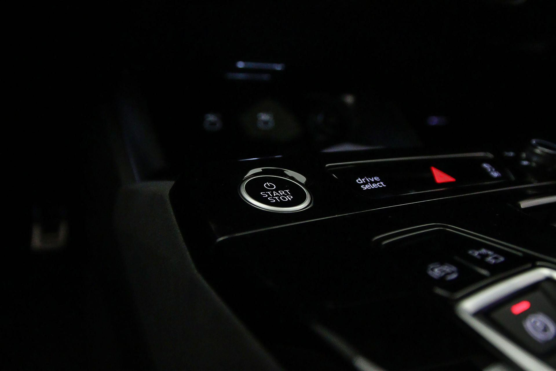 Hoofdafbeelding Audi A6 Avant e-tron