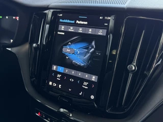 Volvo XC60 Volvo XC60 2.0 T6 350PK PHEV AWD PLUS DARK LONG RANGE PANO HARMAN-KARDON 360CAM ELEK.KLEP STUUR/STOEL VERW. Plug in Hybrid - afbeelding nr 46