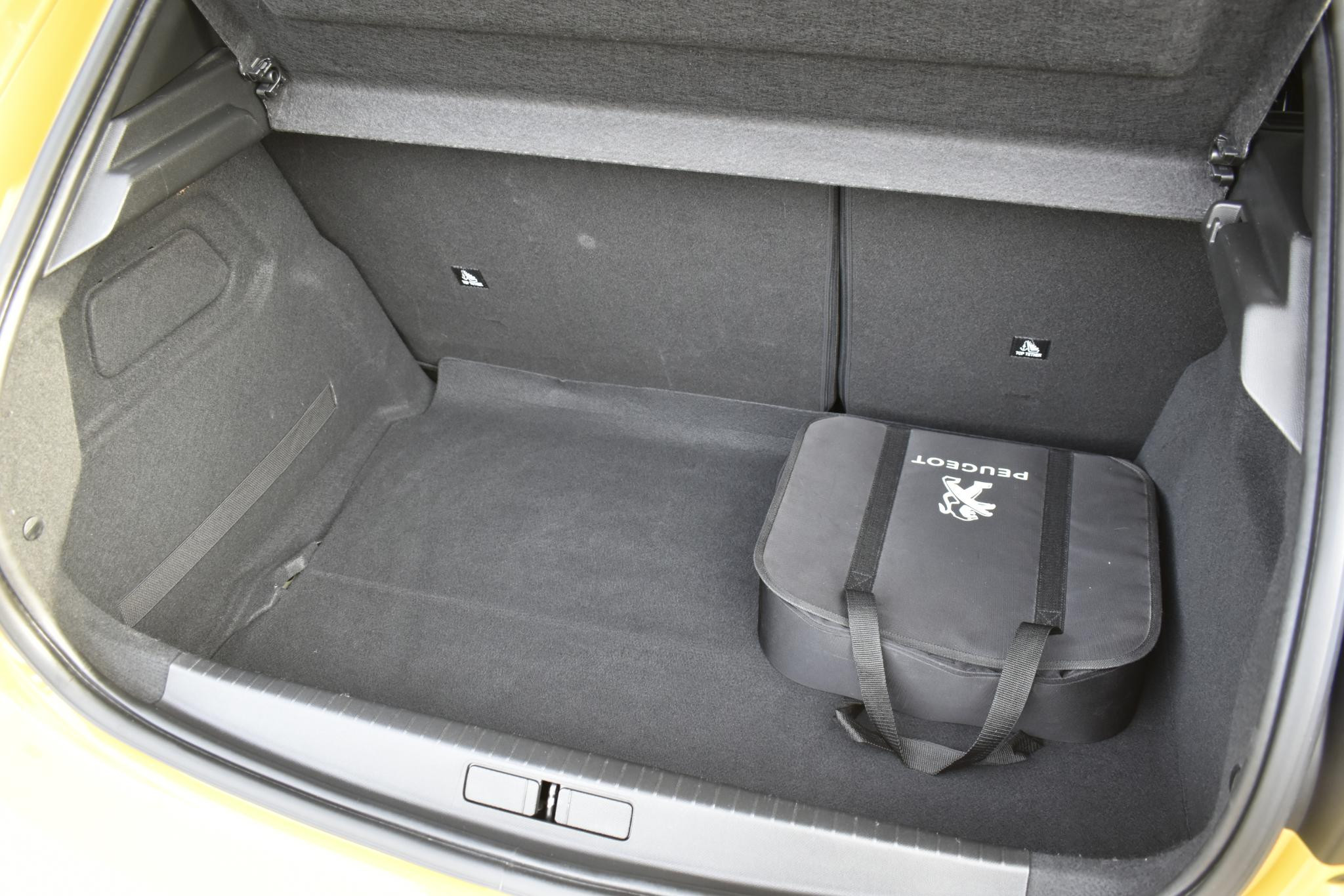 Hoofdafbeelding Peugeot e-208