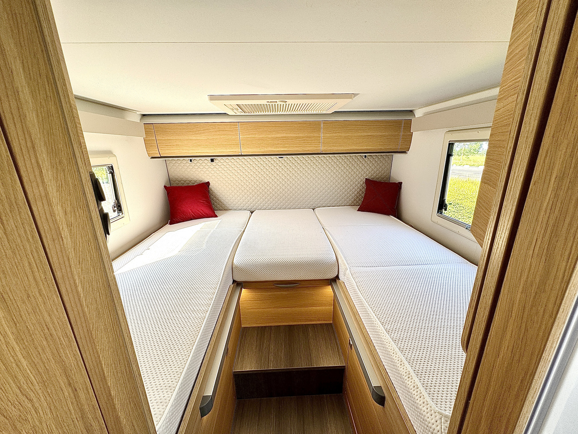 Hoofdafbeelding Adria CORAL 670 SL