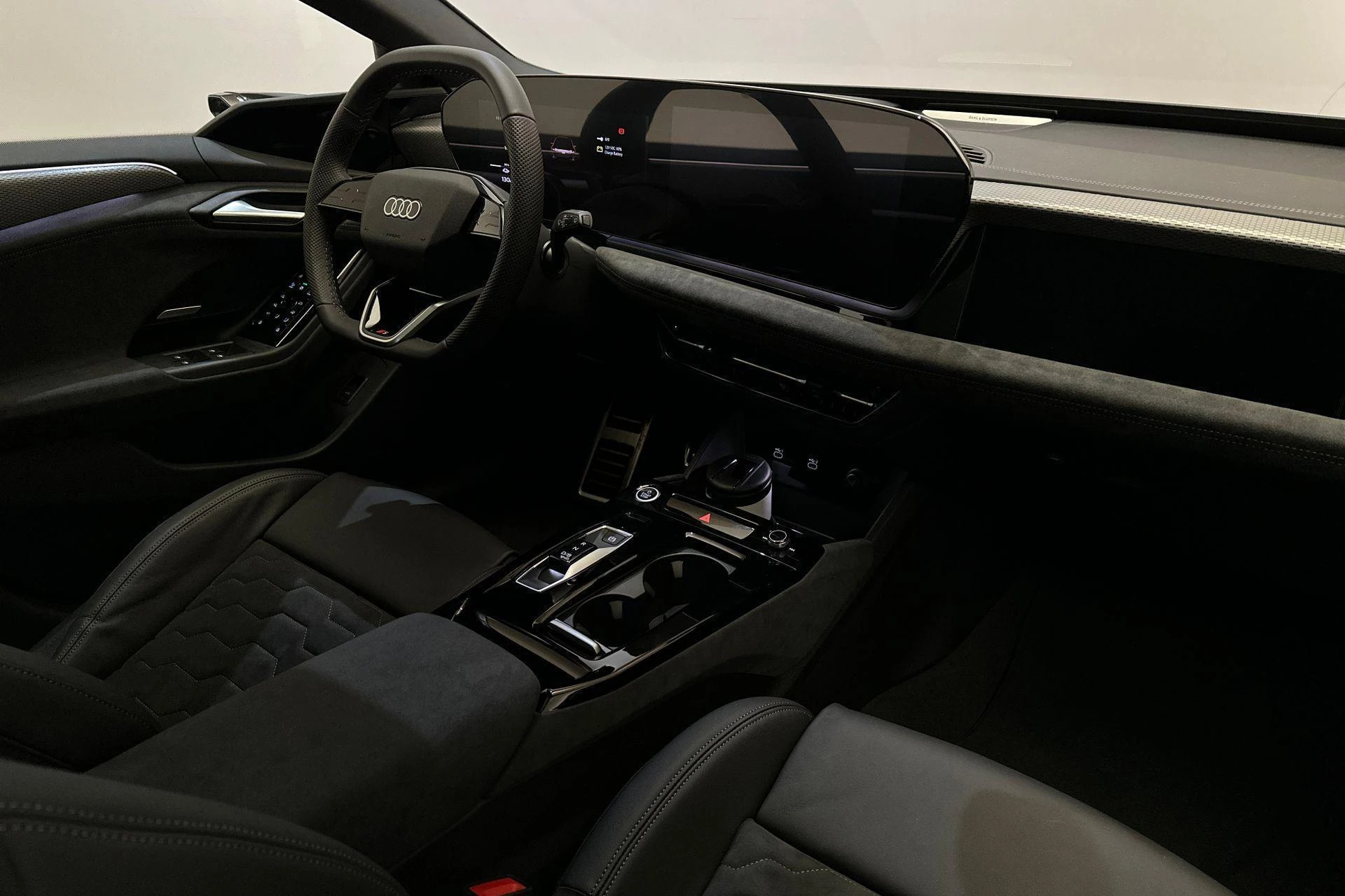 Hoofdafbeelding Audi A6 Avant e-tron