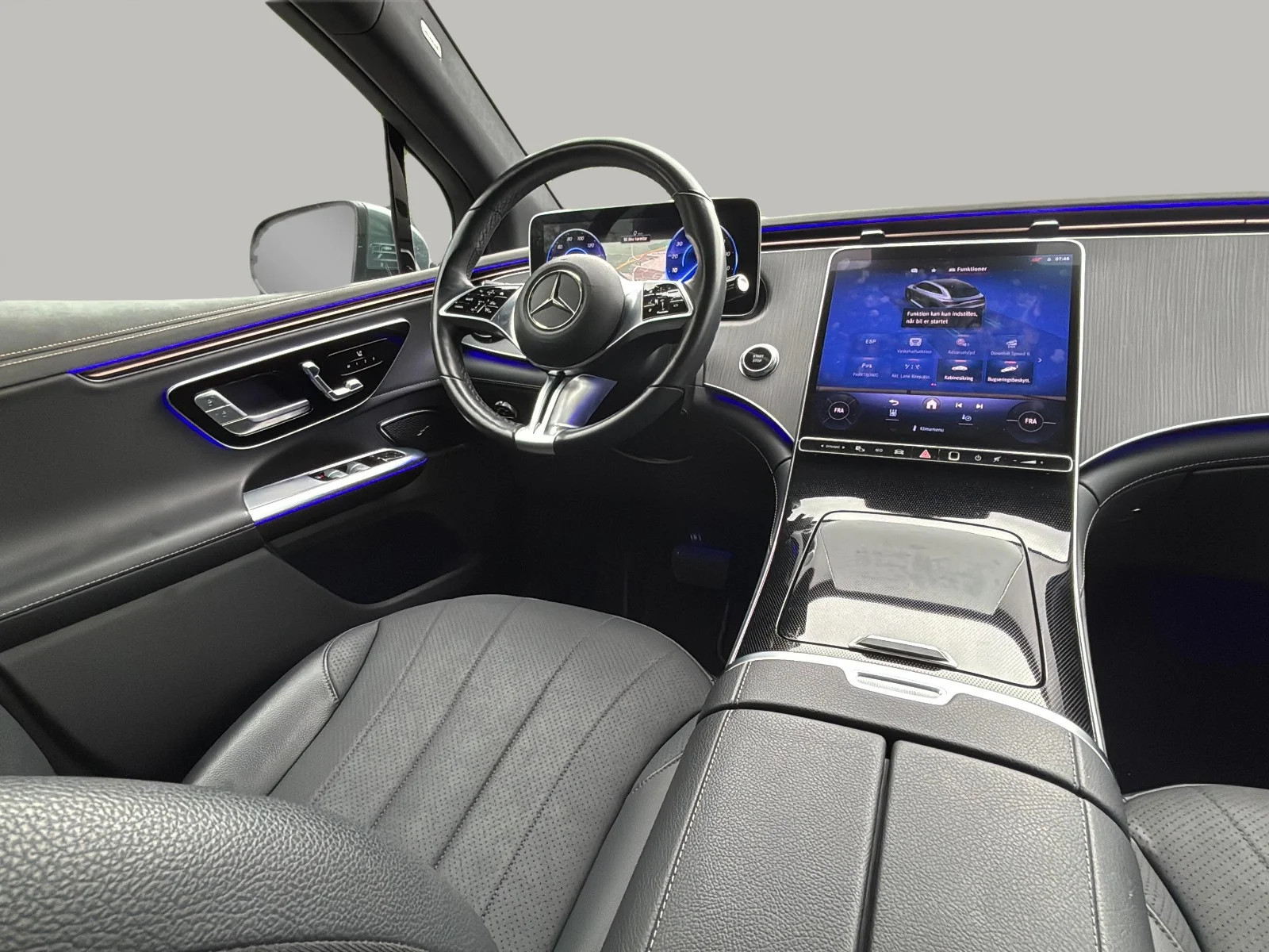 Mercedes-Benz-EQE-image-8