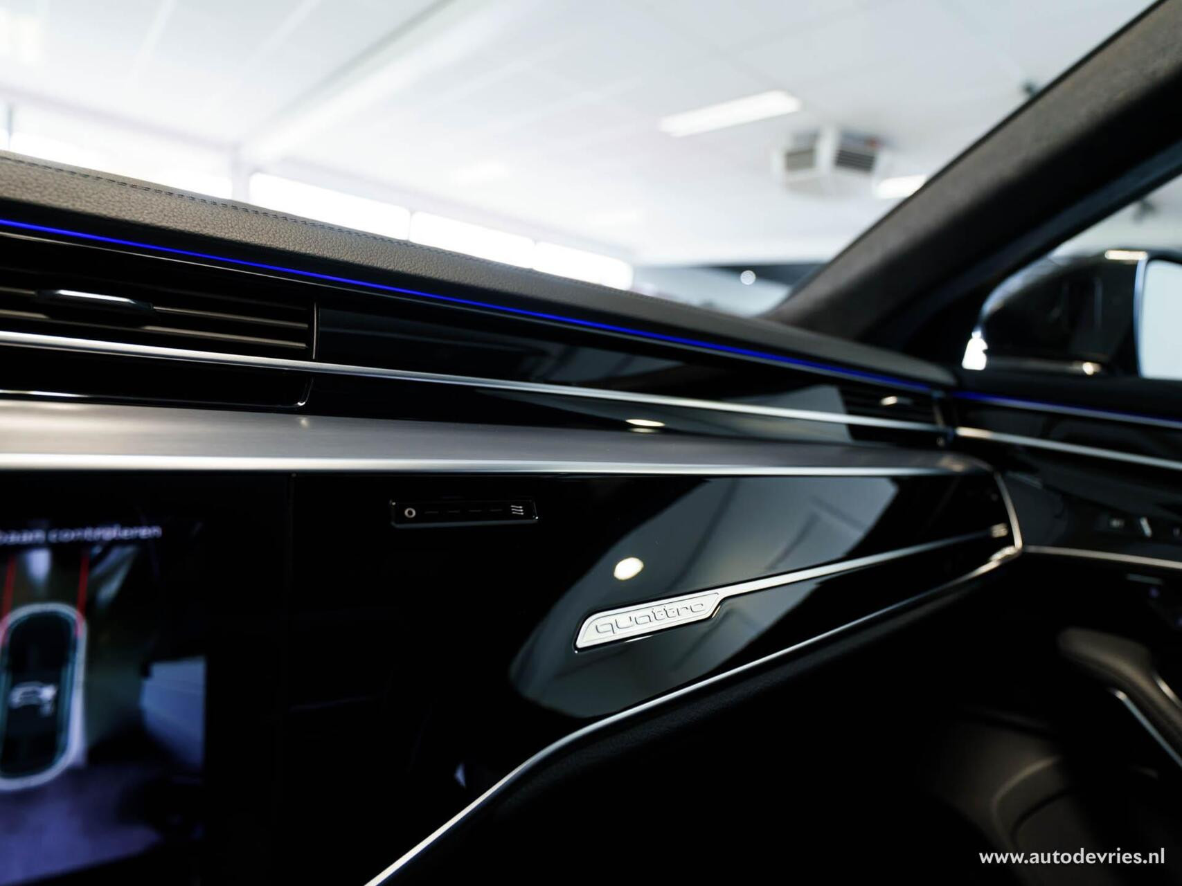 Hoofdafbeelding Audi A8