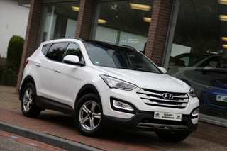 Hoofdafbeelding Hyundai Santa Fe Hyundai Santa Fe 2.4i GDI i-Motion Schuifdak Camera Trekhaak