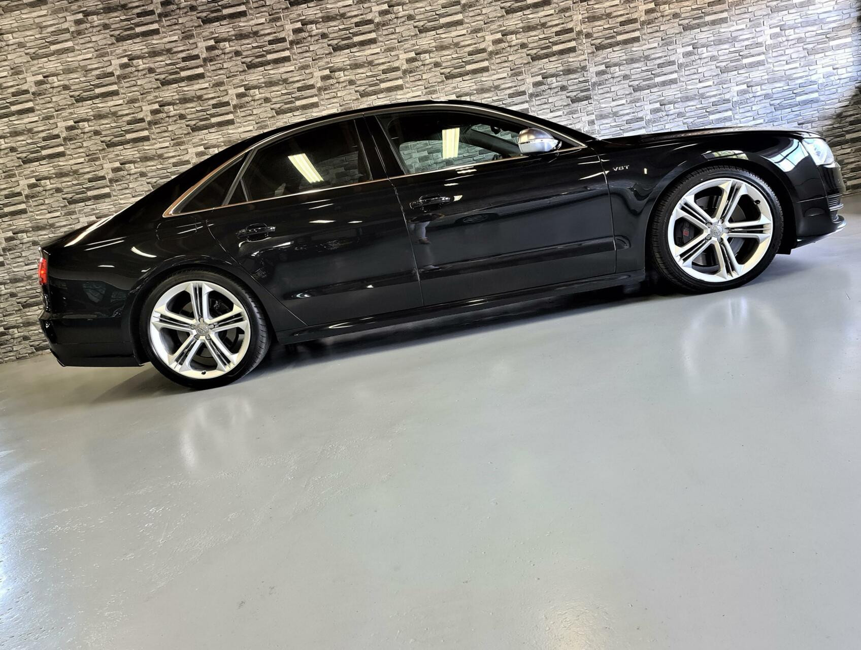 Hoofdafbeelding Audi S8