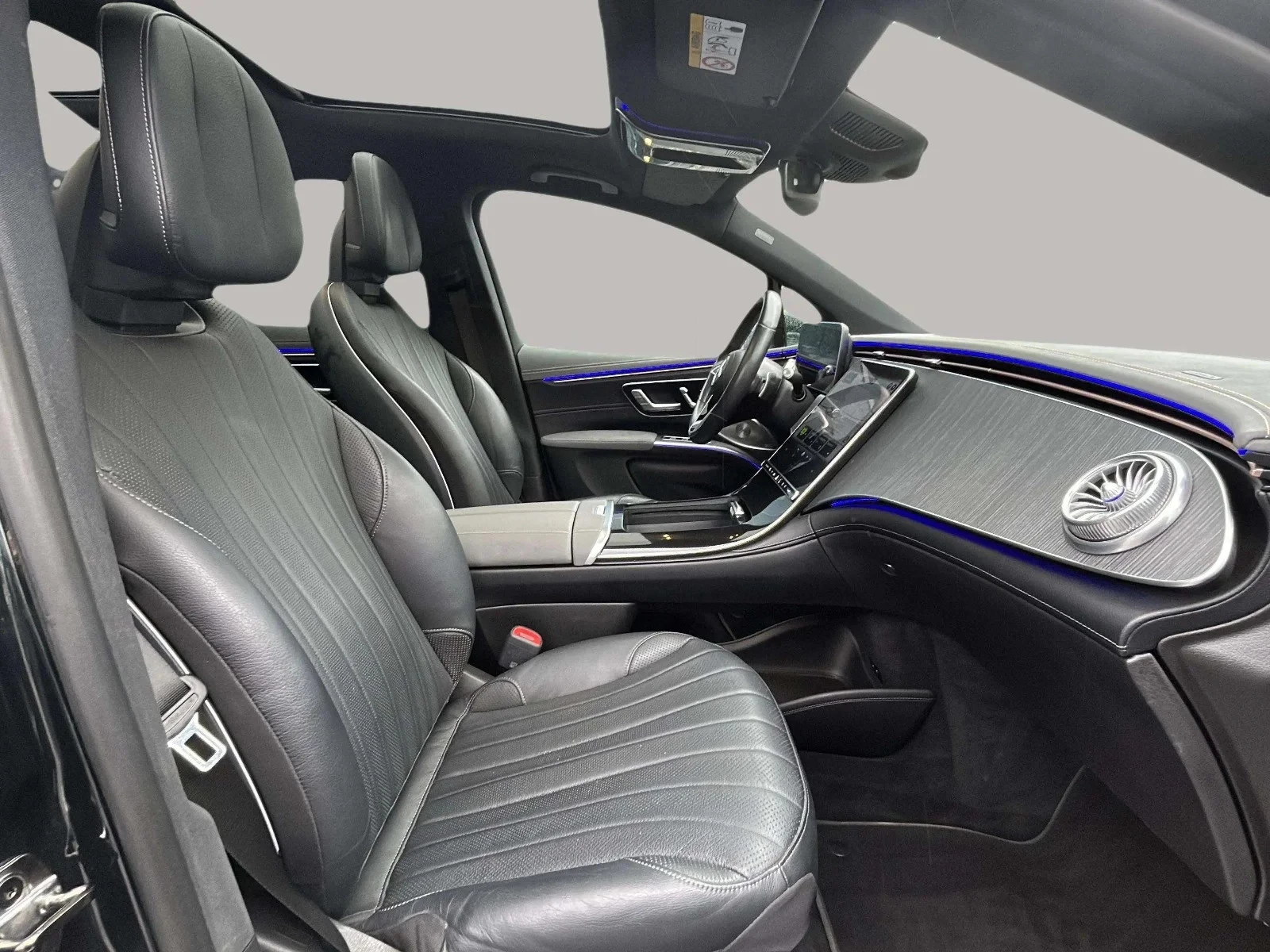 Mercedes-Benz-EQS-image-13