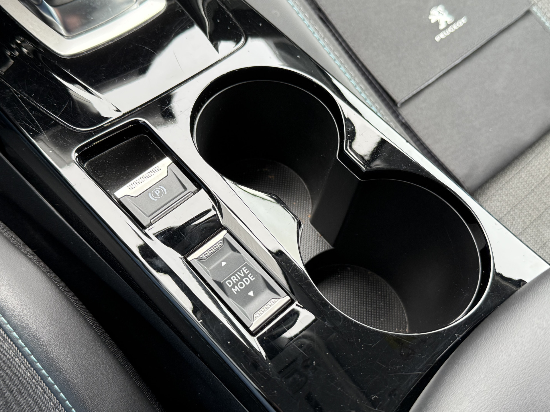 Hoofdafbeelding Peugeot e-208