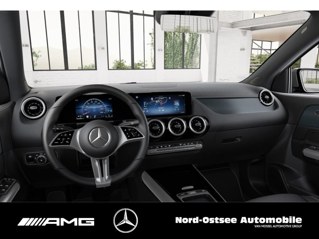 Mercedes-Benz-GLA-image-2