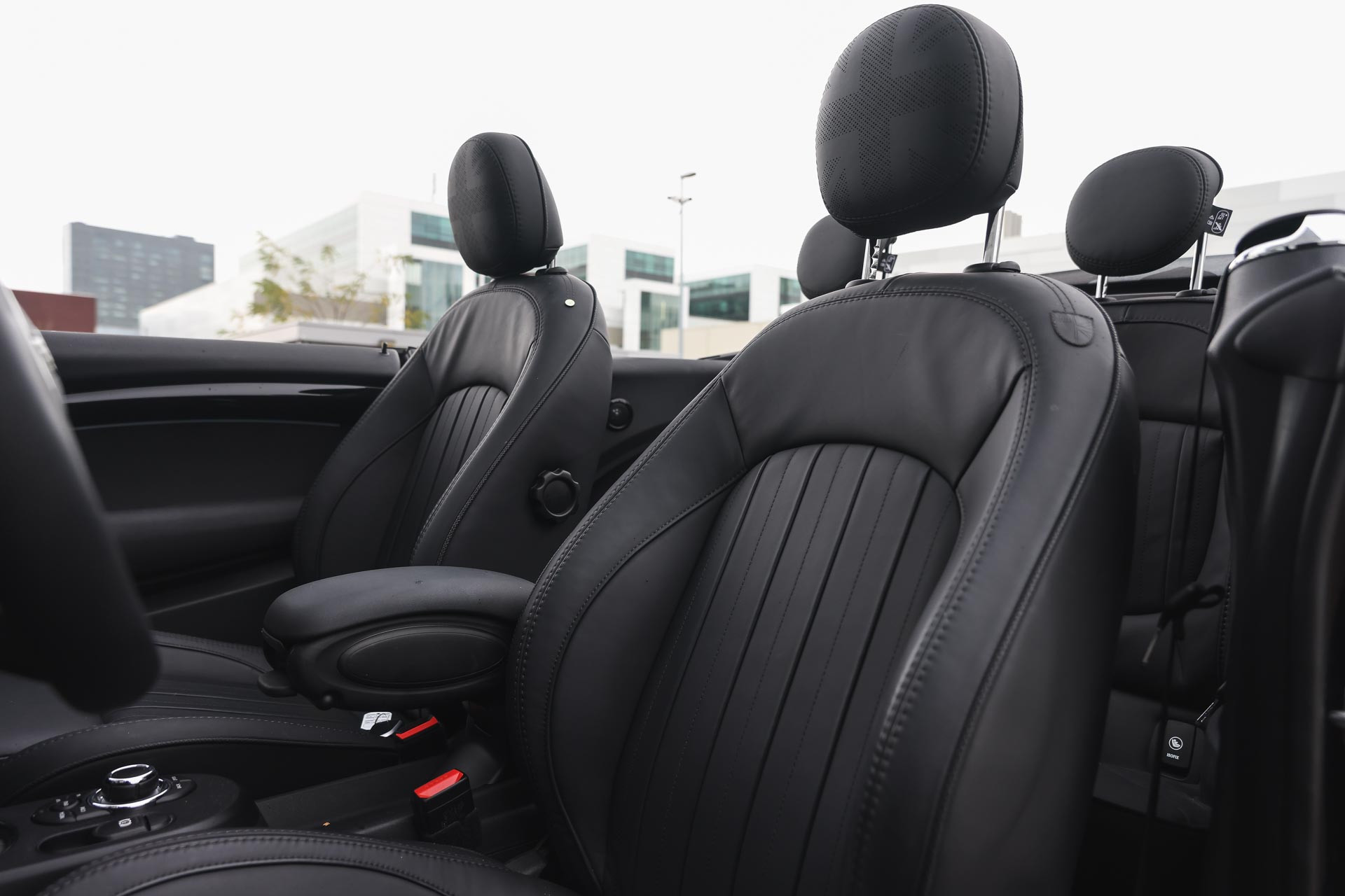 Hoofdafbeelding MINI Cabrio