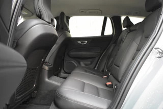 Volvo V60 Volvo V60 350pk AWD Essential Bright | Leder | Driver | Climate | Styling - afbeelding nr 12